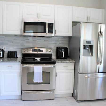 Lilys Stylish Villa Close To Disney Ideal For Long Stays Орландо Екстер'єр фото