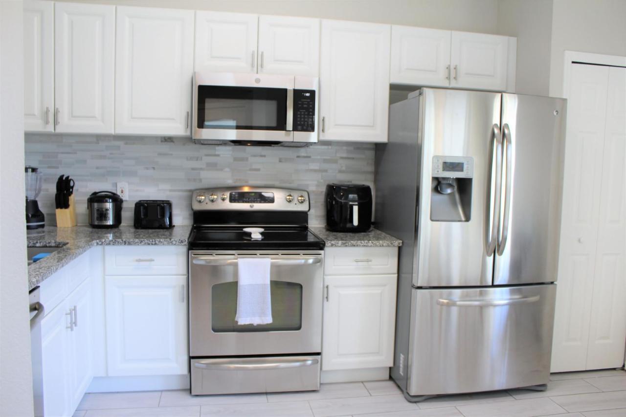Lilys Stylish Villa Close To Disney Ideal For Long Stays Орландо Екстер'єр фото