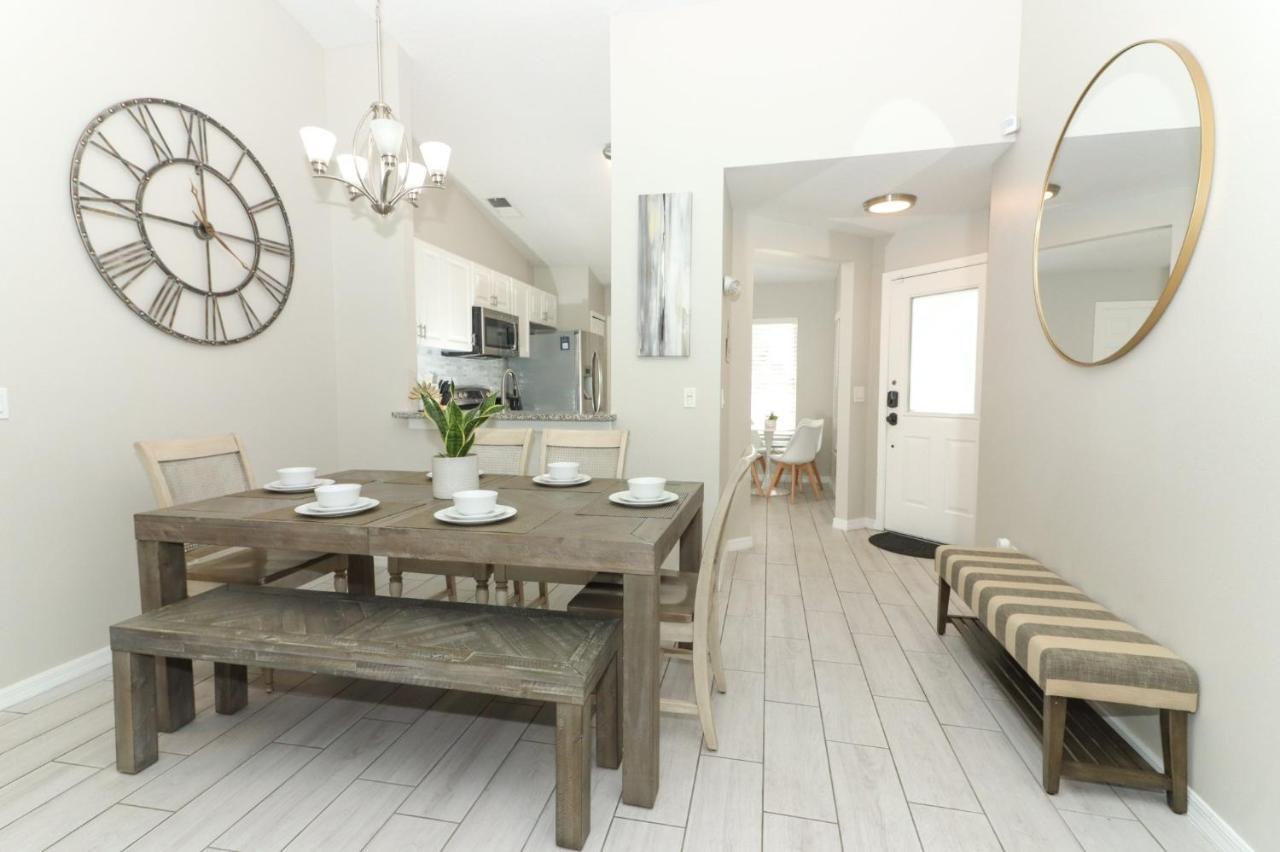 Lilys Stylish Villa Close To Disney Ideal For Long Stays Орландо Екстер'єр фото
