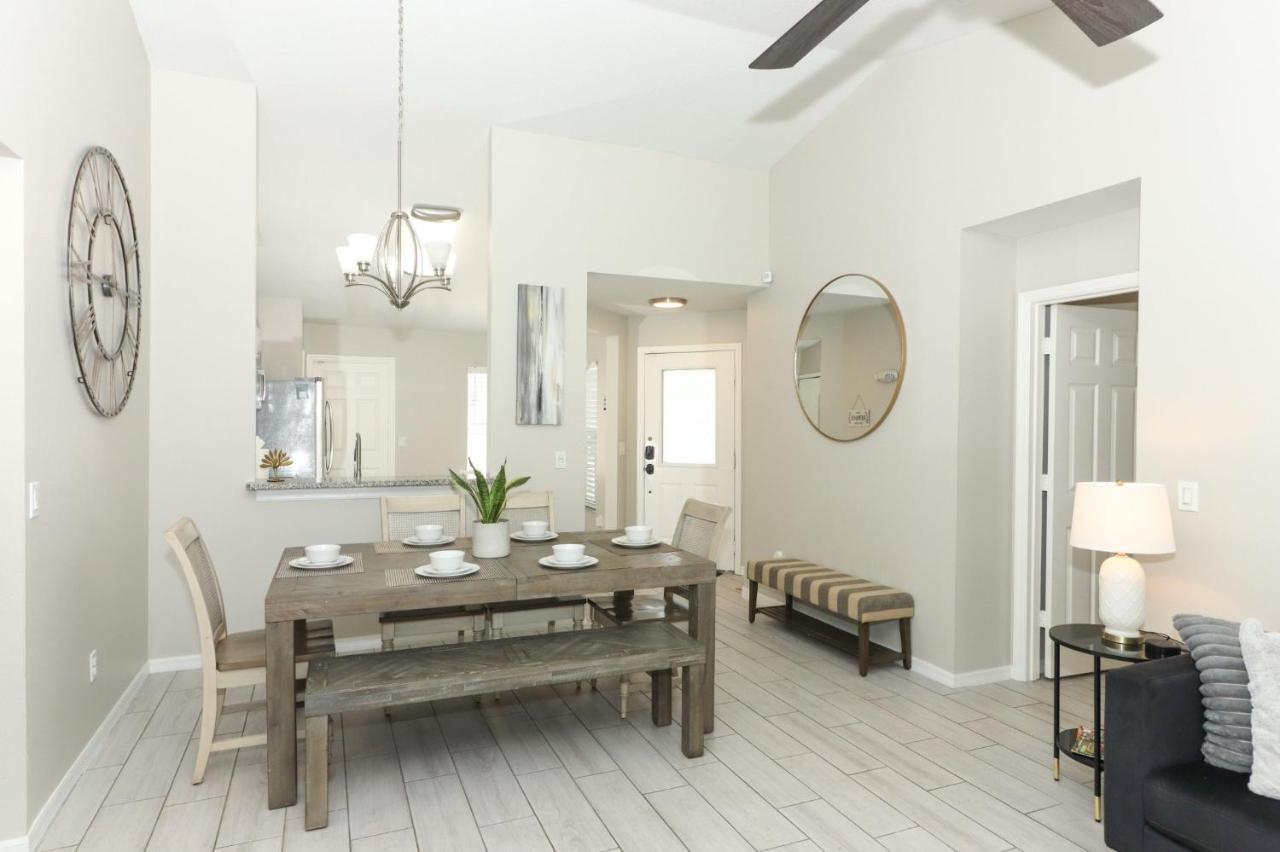 Lilys Stylish Villa Close To Disney Ideal For Long Stays Орландо Екстер'єр фото