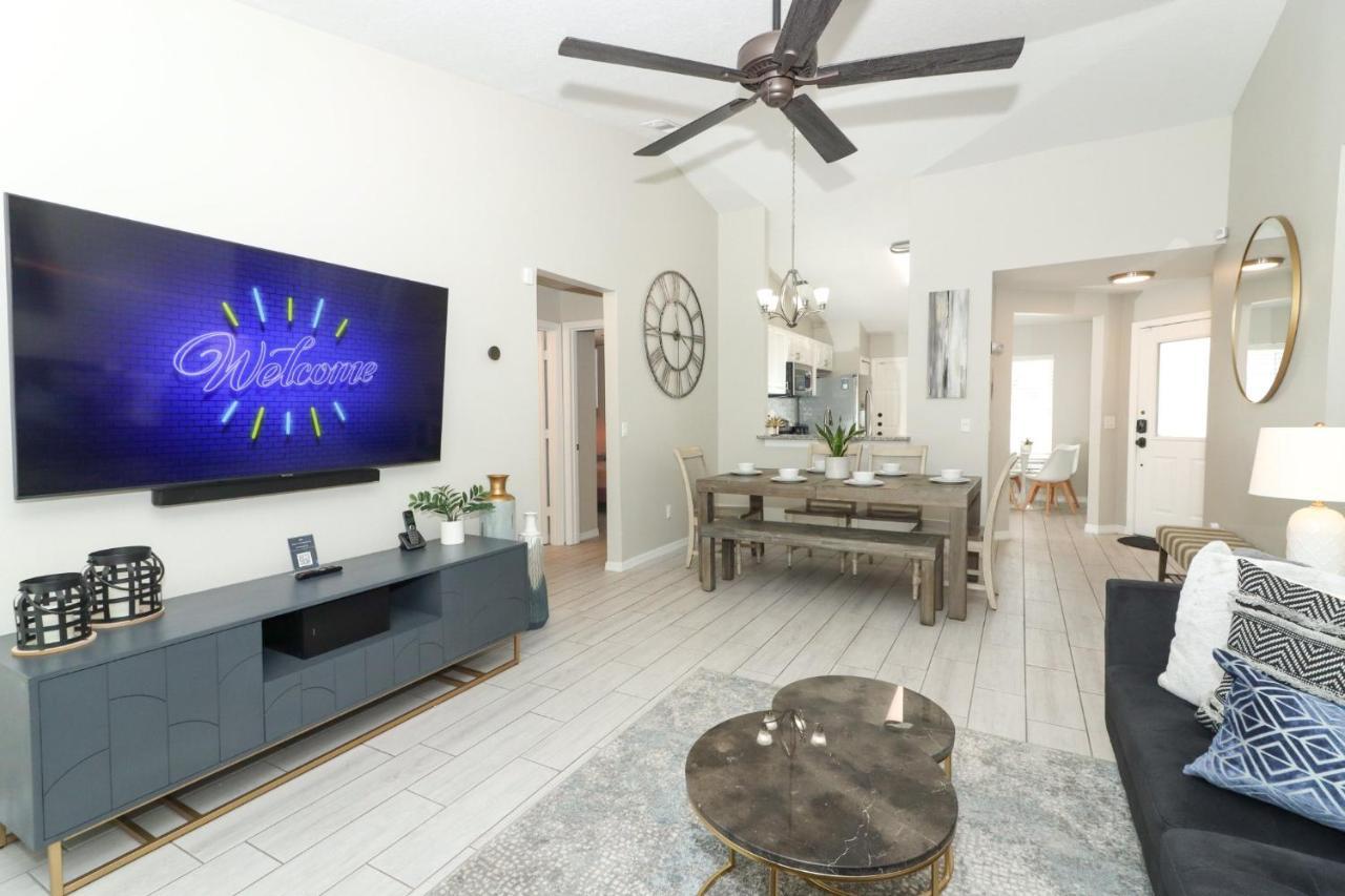 Lilys Stylish Villa Close To Disney Ideal For Long Stays Орландо Екстер'єр фото