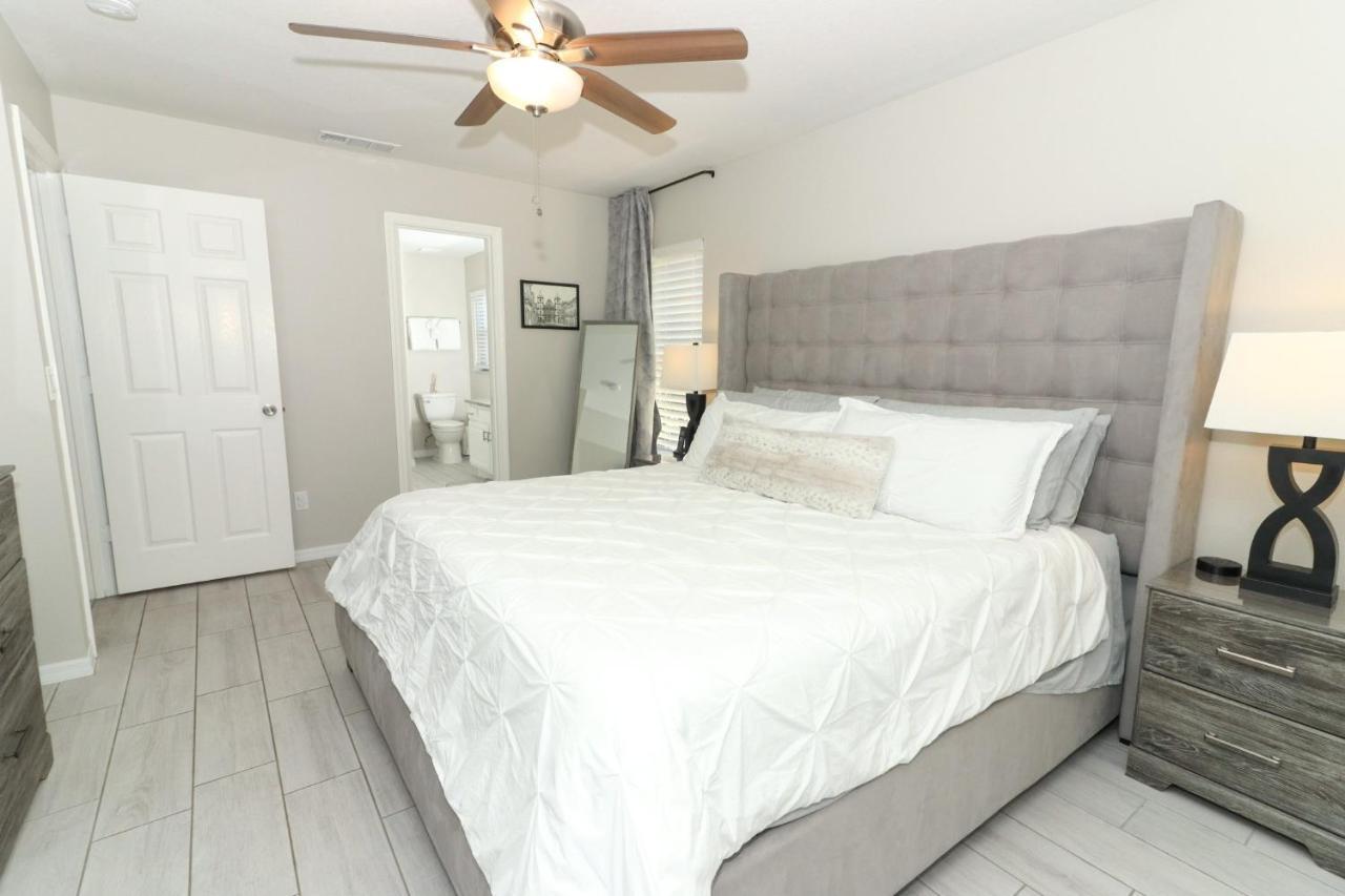 Lilys Stylish Villa Close To Disney Ideal For Long Stays Орландо Екстер'єр фото