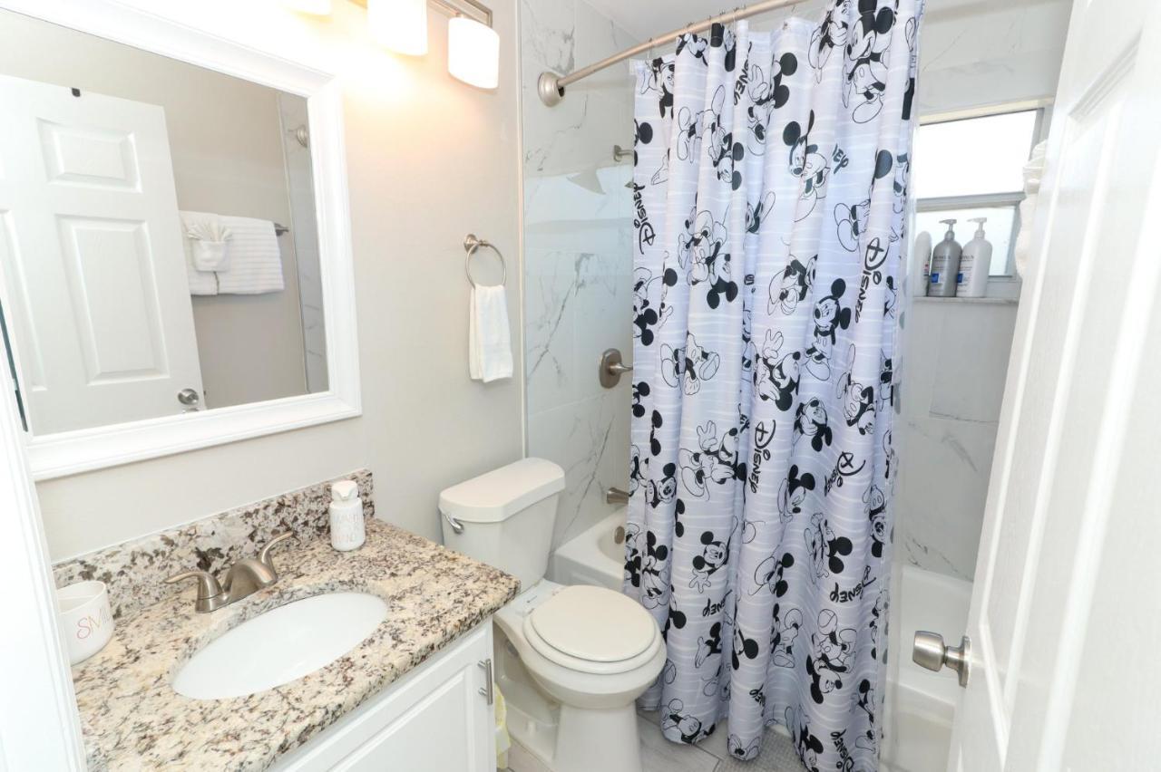 Lilys Stylish Villa Close To Disney Ideal For Long Stays Орландо Екстер'єр фото