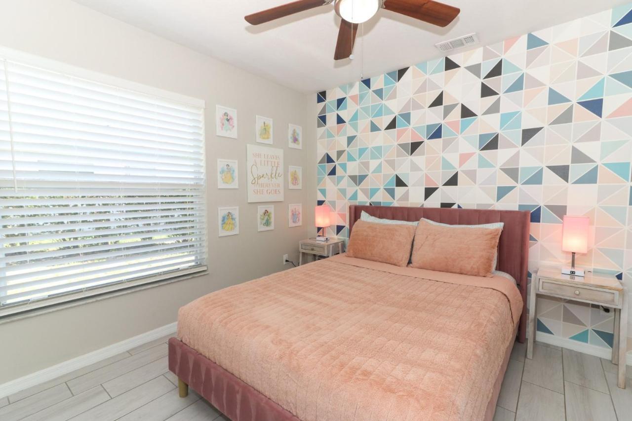 Lilys Stylish Villa Close To Disney Ideal For Long Stays Орландо Екстер'єр фото