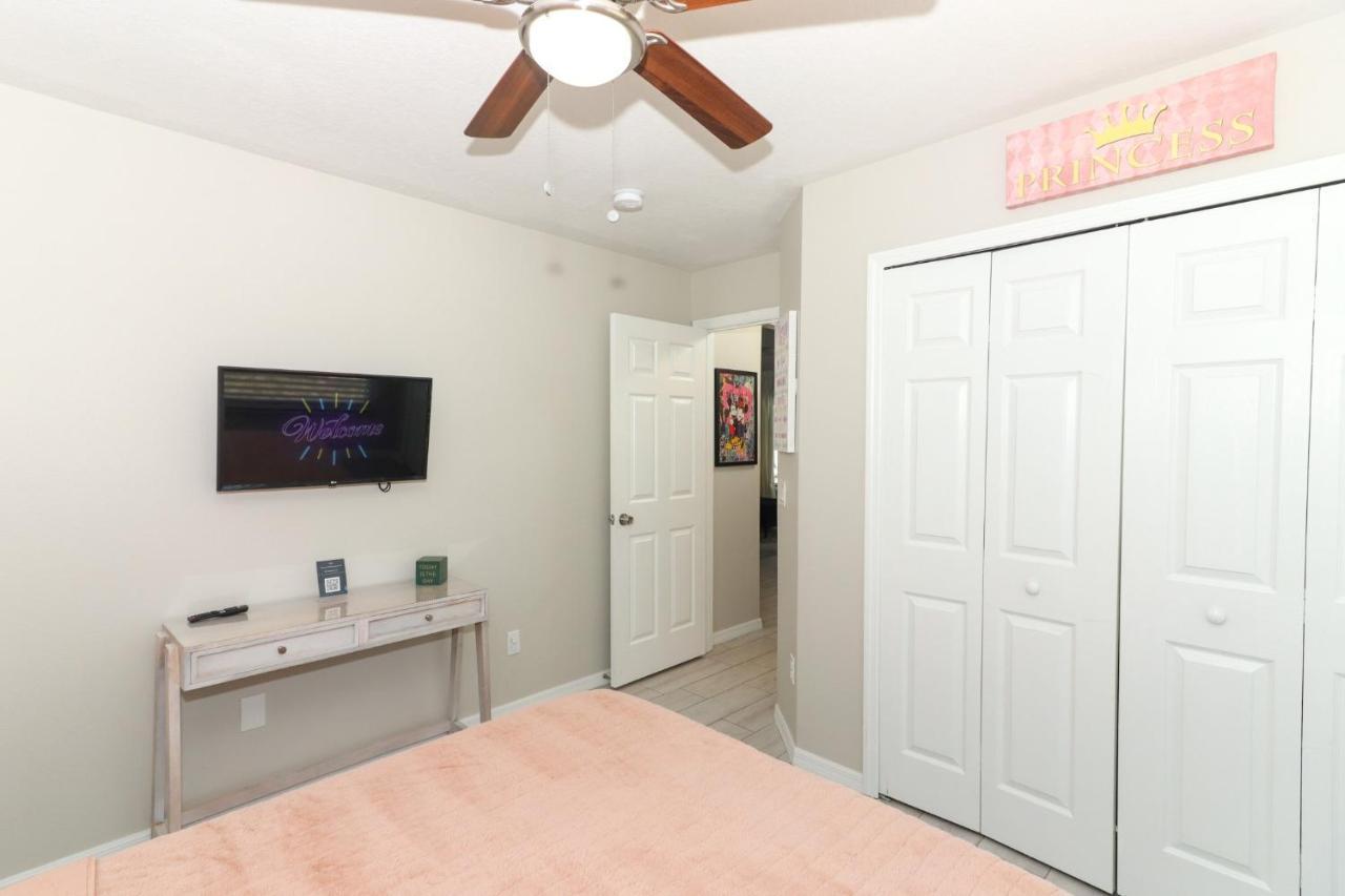 Lilys Stylish Villa Close To Disney Ideal For Long Stays Орландо Екстер'єр фото