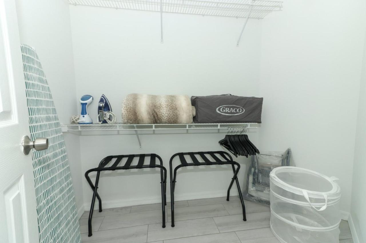 Lilys Stylish Villa Close To Disney Ideal For Long Stays Орландо Екстер'єр фото
