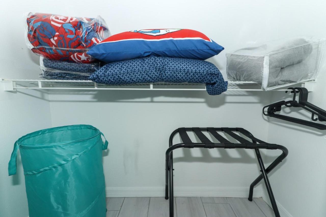 Lilys Stylish Villa Close To Disney Ideal For Long Stays Орландо Екстер'єр фото