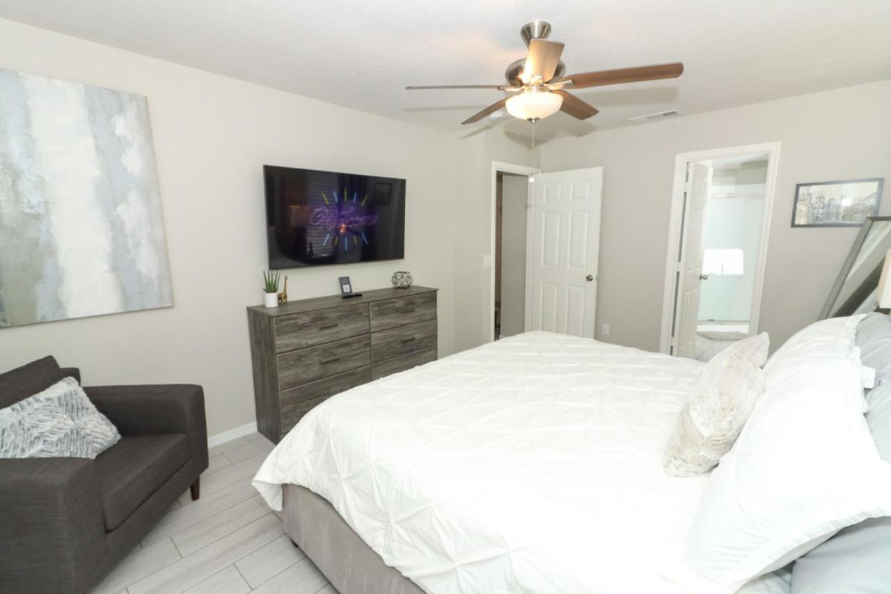 Lilys Stylish Villa Close To Disney Ideal For Long Stays Орландо Екстер'єр фото